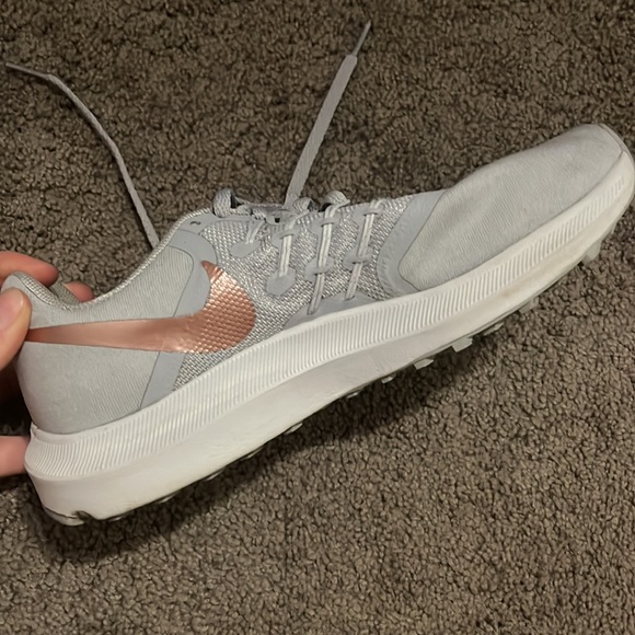 gray and rose gold nike run swift tennis shoes - Picture 3 of 5